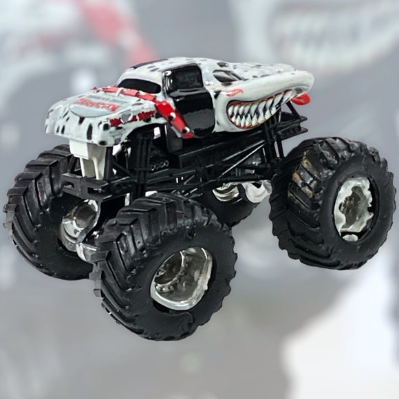 MONSTER MUTT DALMATIAN HOT WHEELS MONSTER JAM TRUCK 1/64 DIECAST Pre-Owned - Picture 7 of 13